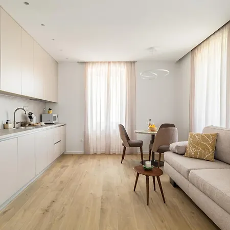 De Luxe Adriatic 2 Apartment Split